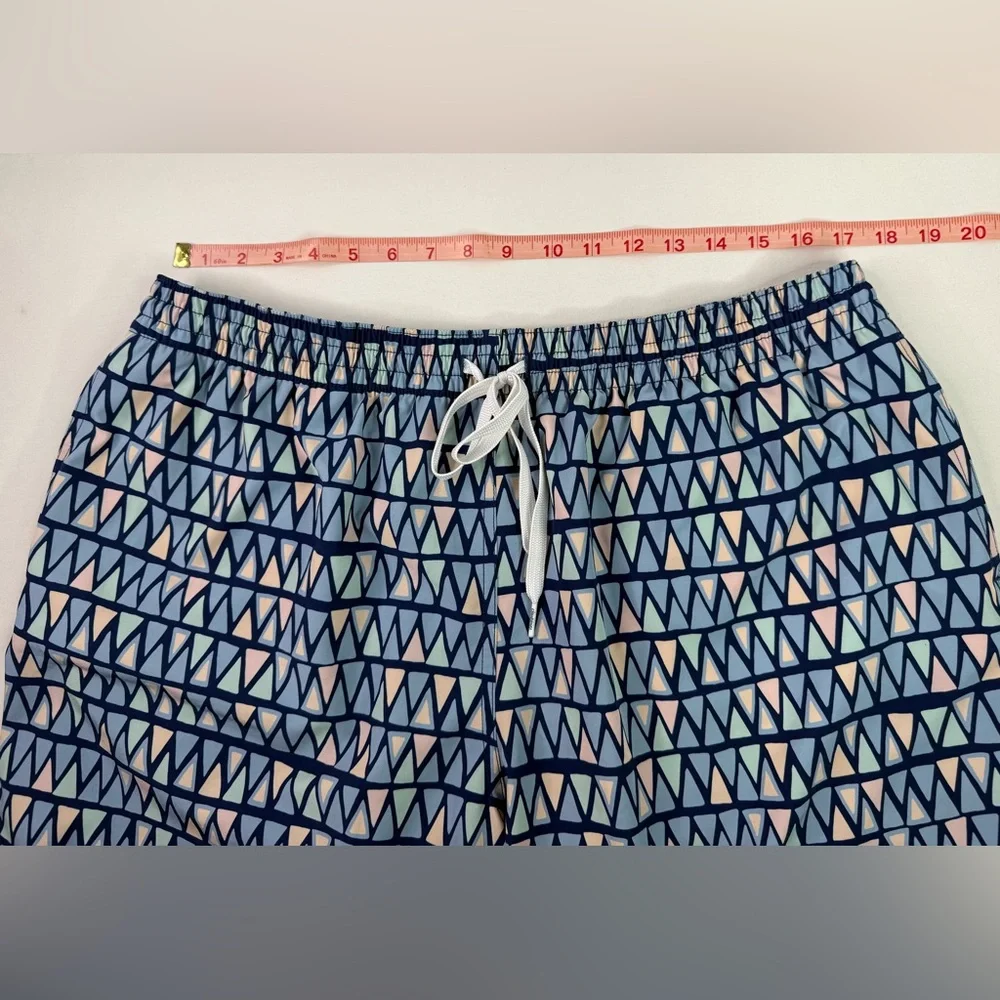 chubbies Men's Blue Geometric Swim Trunks